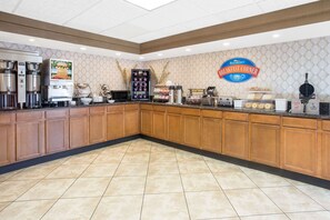 Desayuno continental gratuito y diario