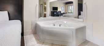 Baymont by Wyndham Janesville