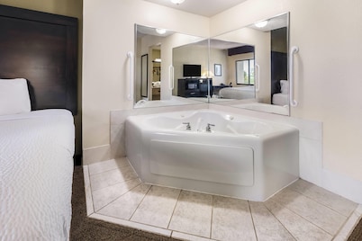 Baymont by Wyndham Janesville