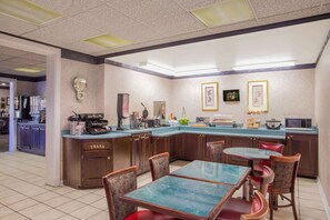 Free daily continental breakfast