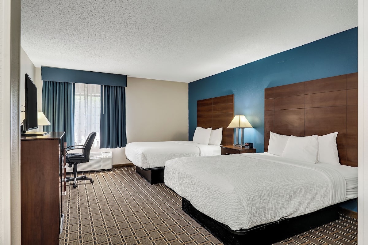 Room, 2 Queen Beds, Accessible, Non Smoking (Mobility,Roll-In Shower) | Individually decorated, individually furnished, desk, blackout curtains