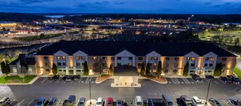 La Quinta Inn & Suites by Wyndham Milwaukee Delafield