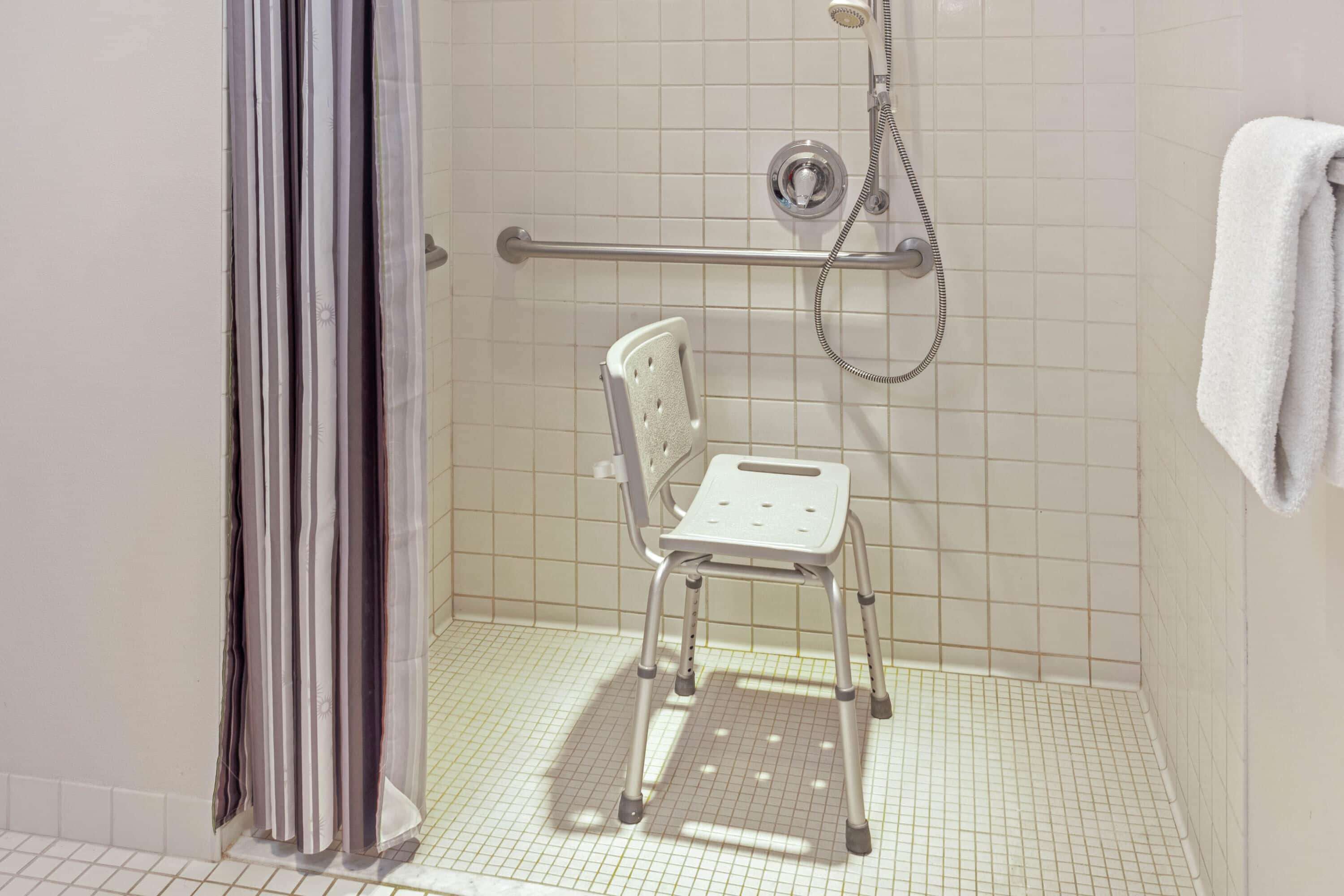 combined shower/bathtub, free toiletries, hair dryer, towels