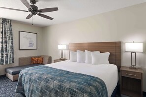 Standard Room, 1 King Bed | Desk, iron/ironing board, free WiFi, bed sheets - Baymont by Wyndham Mt. Pleasant (Mount Pleasant)