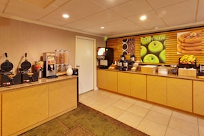 Free daily continental breakfast