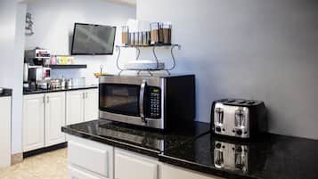 Free daily continental breakfast