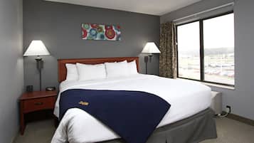 Superior Room, 1 King Bed | Desk, blackout drapes, iron/ironing board, free WiFi