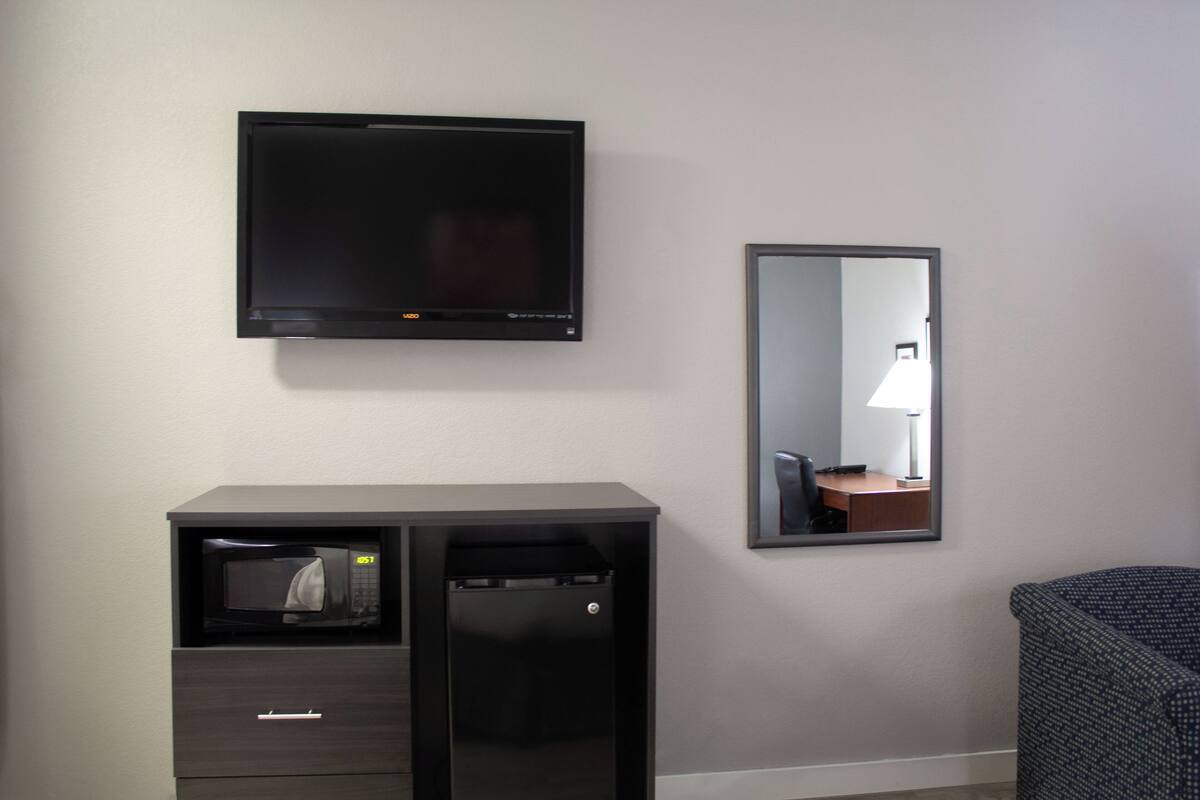 desk, blackout curtains, iron/ironing board, free wifi