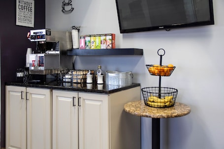 Free daily continental breakfast