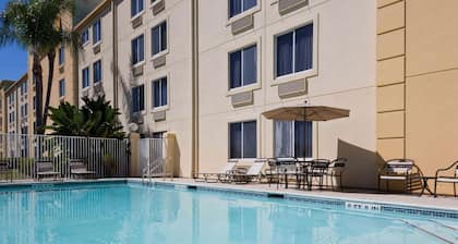 La Quinta Inn & Suites by Wyndham Lakeland East