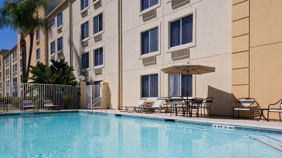 La Quinta Inn & Suites by Wyndham Lakeland East