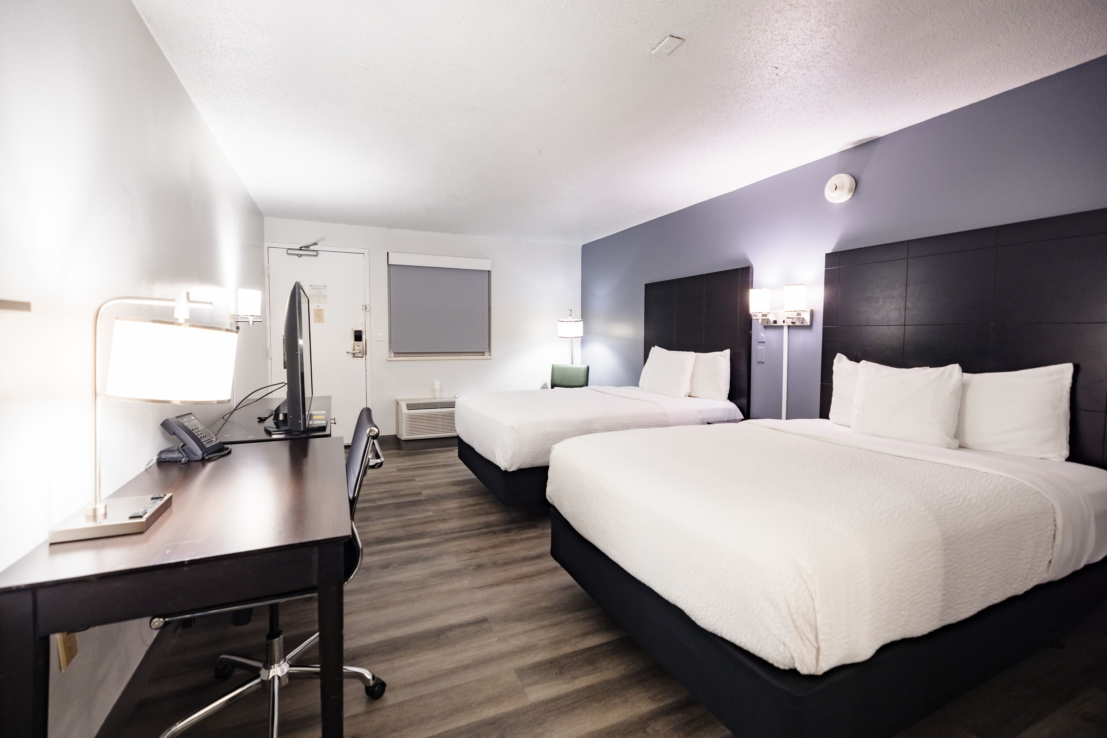 Photo - Tampa Inn Near Busch Gardens