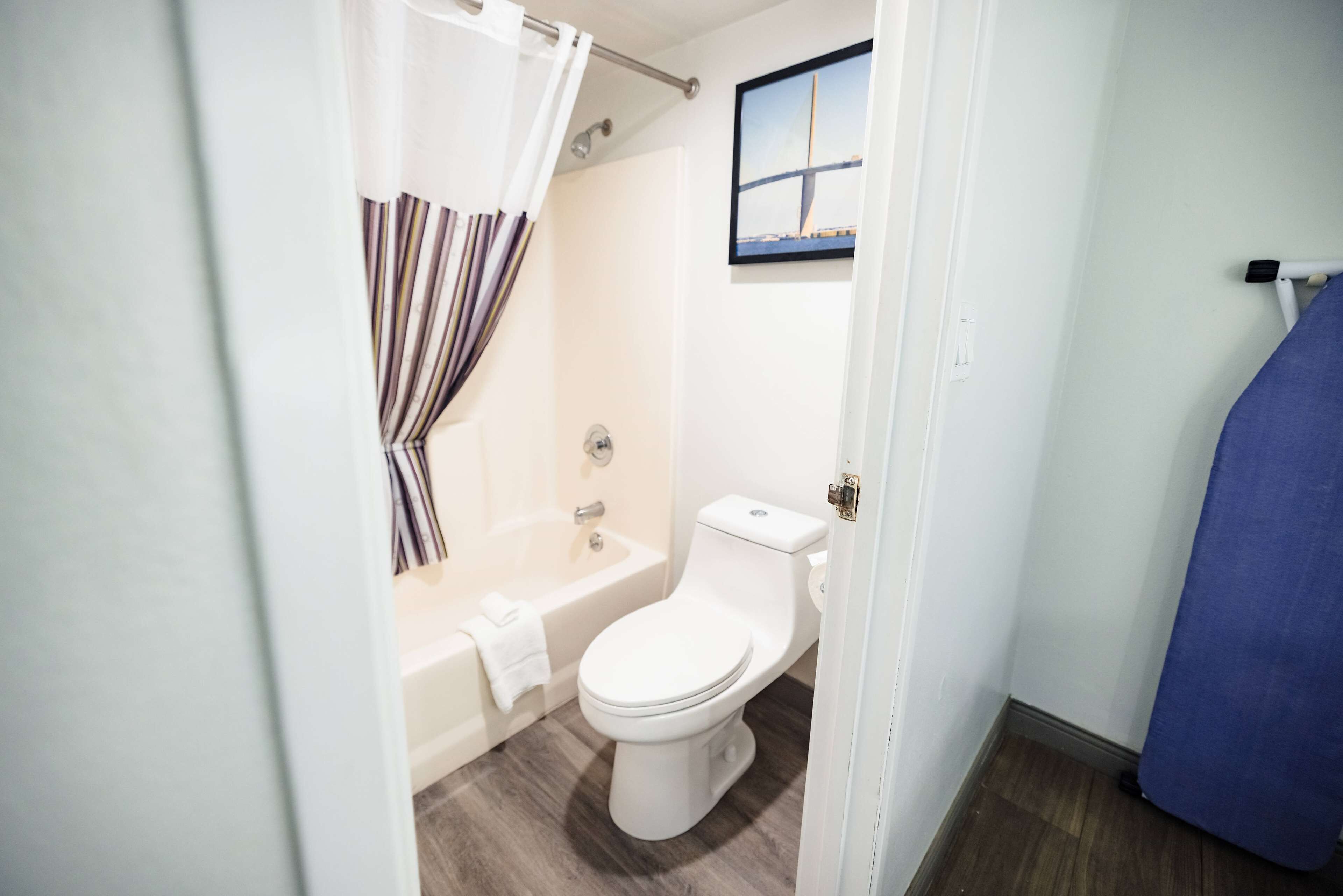 Photo - Tampa Inn Near Busch Gardens