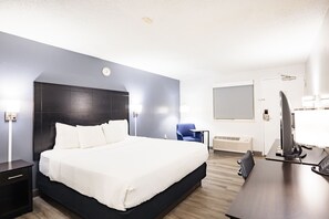 1 bedroom, premium bedding, desk, blackout curtains