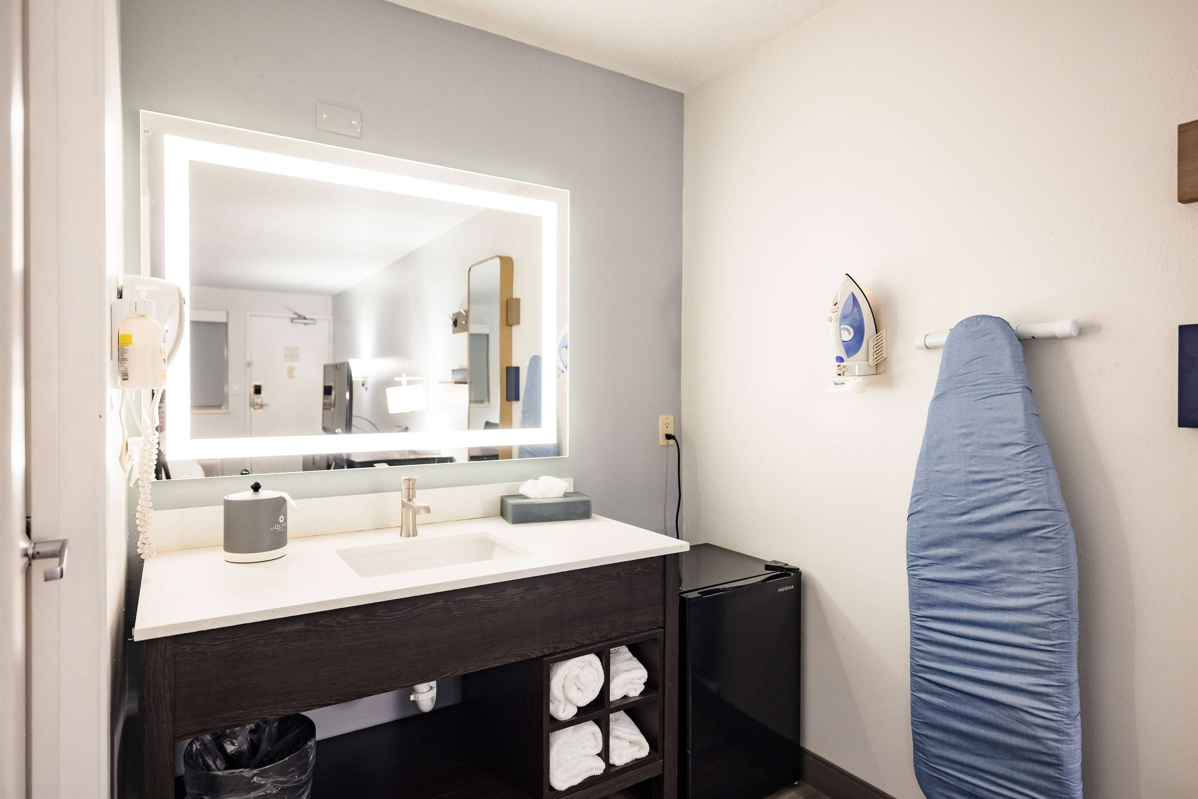 Photo - Tampa Inn Near Busch Gardens