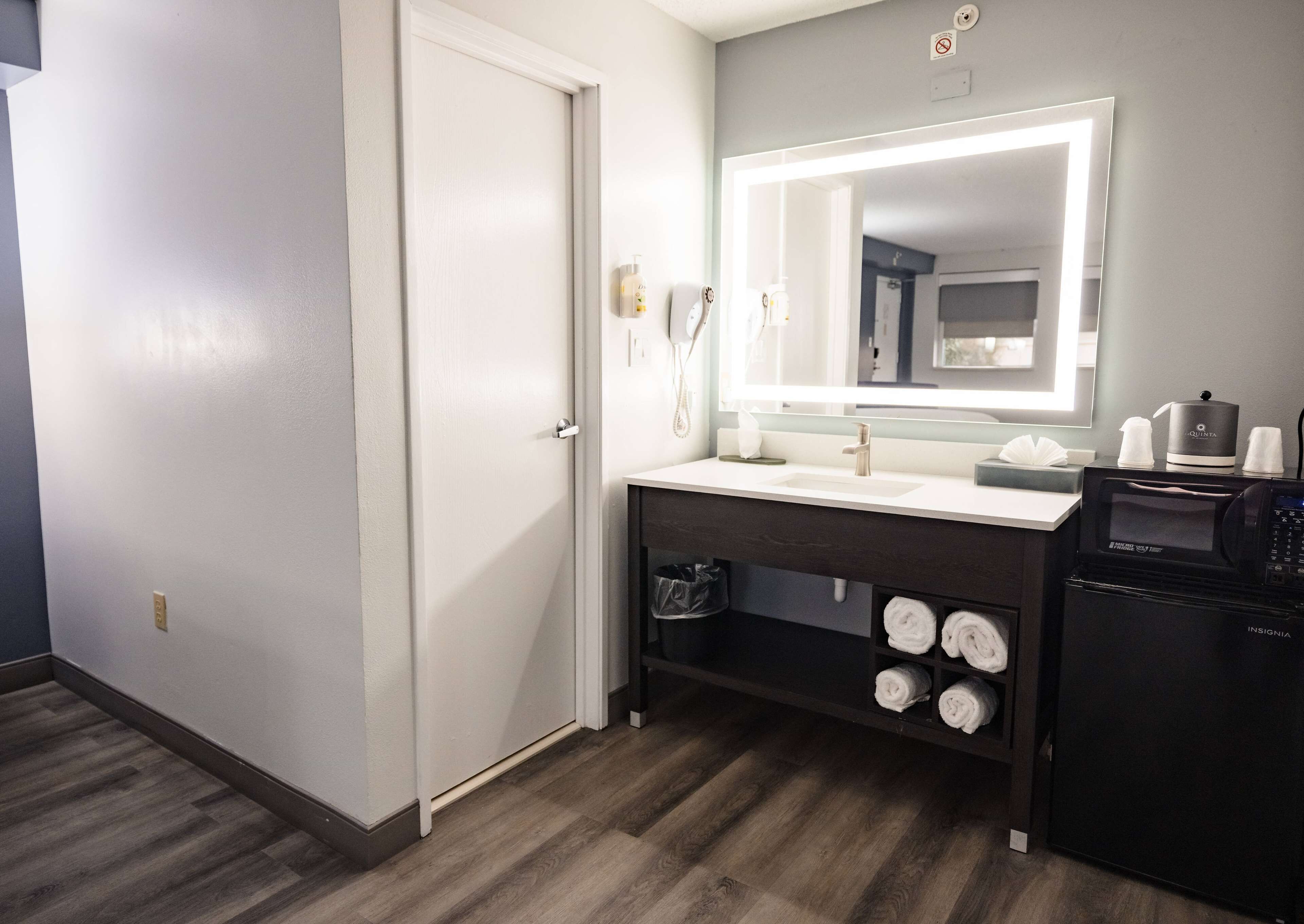 Photo - Tampa Inn Near Busch Gardens