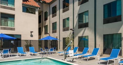 Holiday Inn Express & Suites Santa Clara-Silicon Valley by IHG