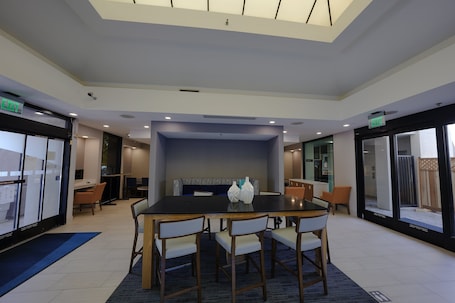 Bahagian luar. Holiday Inn Express & Suites Santa Clara-Silicon Valley by IHG