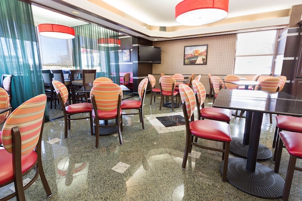 Buffet déjeuner gratuit tous les jours