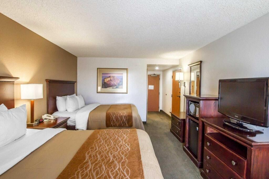 Premium bedding, pillowtop beds, desk, blackout drapes