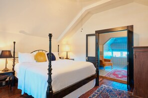 1 bedroom, premium bedding, minibar, individually decorated
