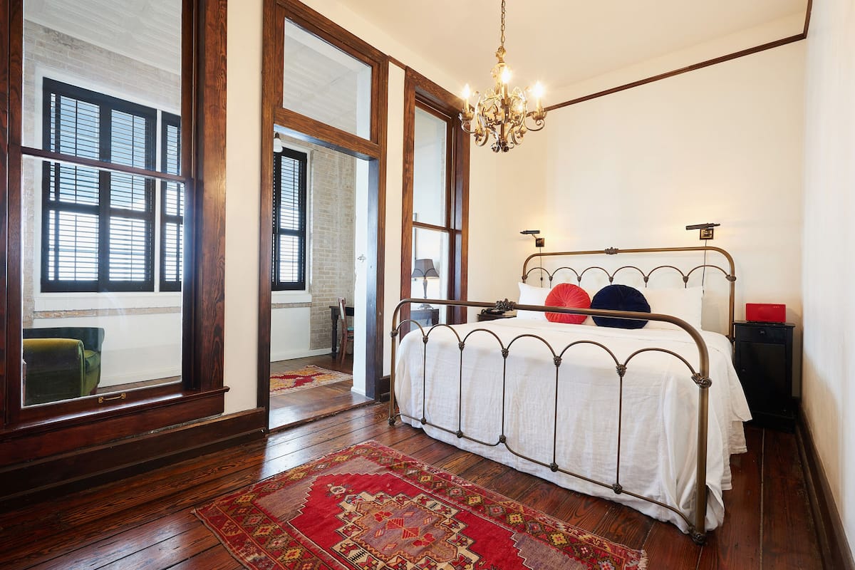 Suite Supérieure, 1 trÚs grand lit, accessible aux personnes à mobilité réduite (Grand Suite (GS))