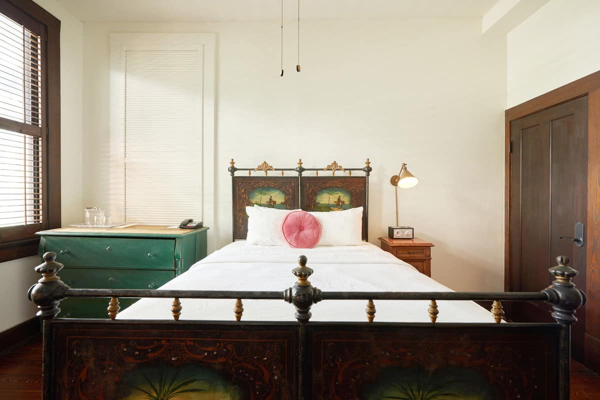 Chambre Standard, 1 grand lit, accessible aux personnes à mobilité réduite (Havana Queen (HQ))