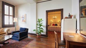 Superior Suite, 1 King Bed, Accessible, City View (Grand Suite (GS)) | Living area | 32-inch flat-screen TV with cable channels, TV