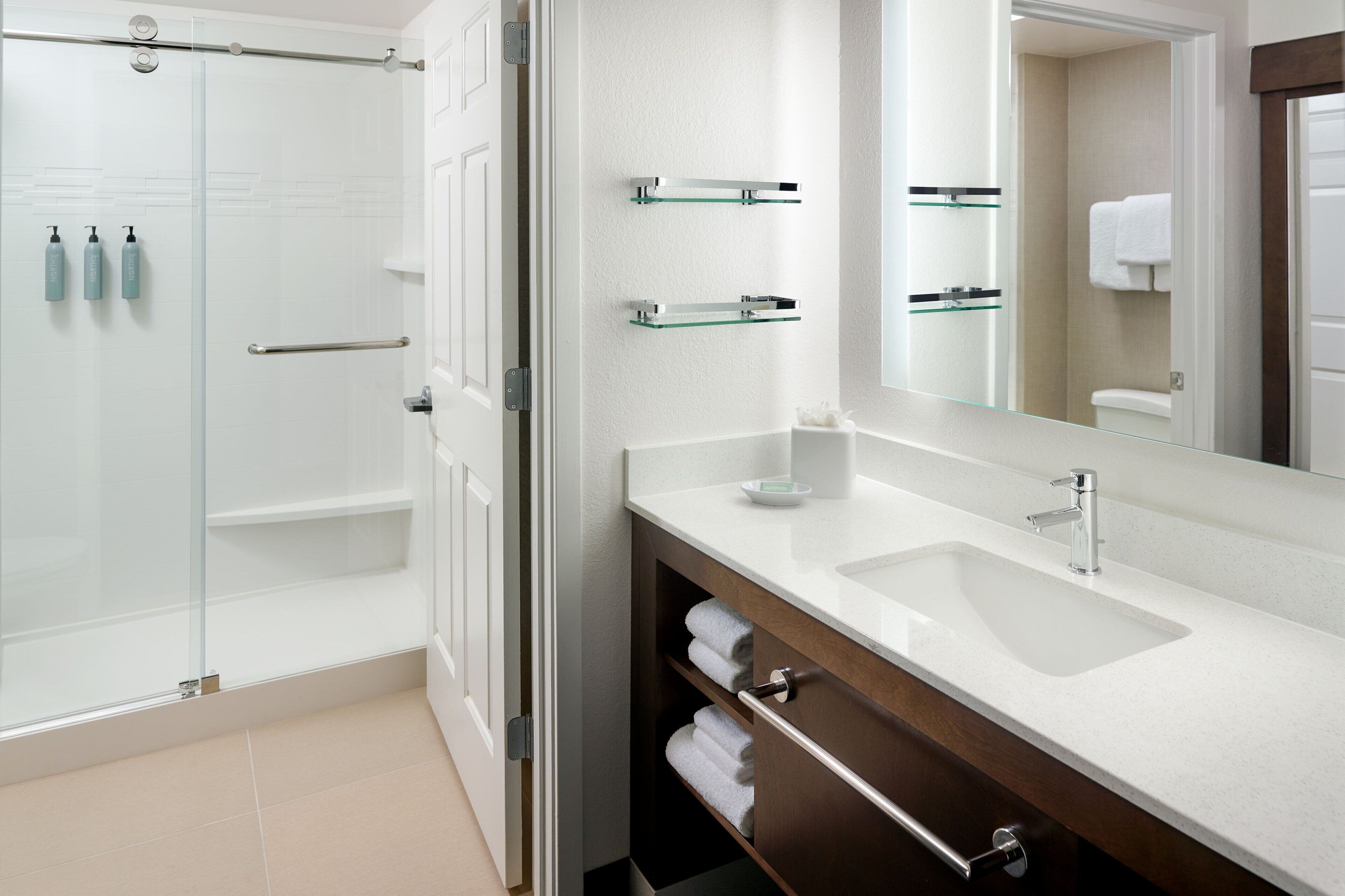 combined shower/bathtub, free toiletries, hair dryer, towels