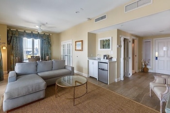 Admiral Suite, Partial Ocean View | In-room safe, blackout drapes, iron/ironing board, free WiFi at Harborside at Charleston Harbor Resort and Marina