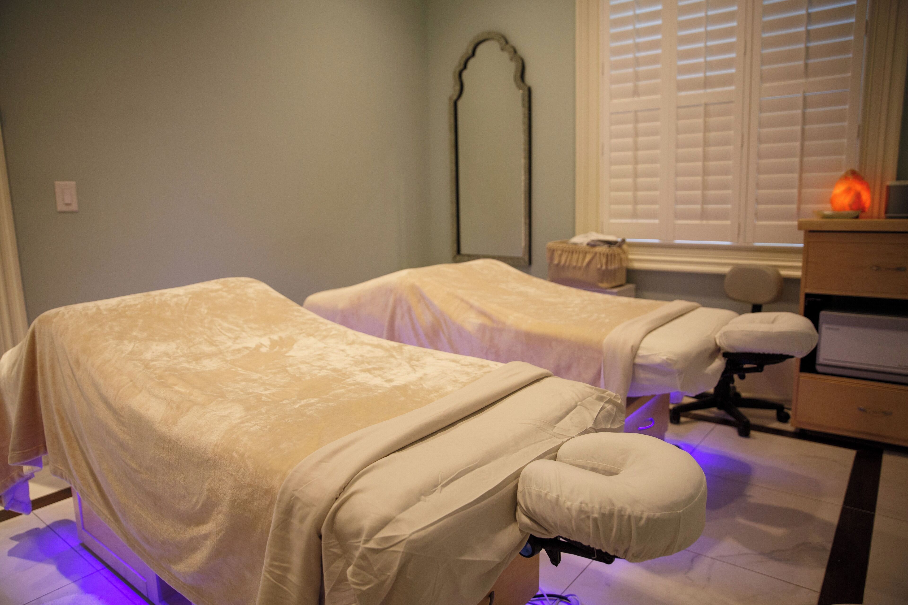 Behandelingskamers voor koppels, hotstone-massages