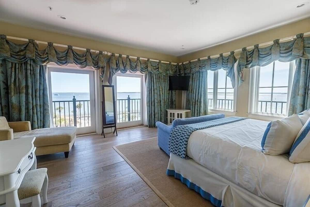Suite, 2 Bedrooms, Ocean View | Living area | TV