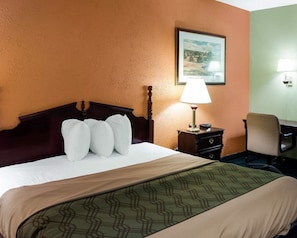 Pillowtop beds, desk, iron/ironing board, free WiFi