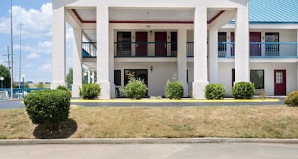 Econo Lodge Canton I-55