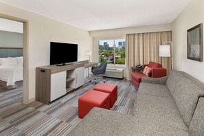 Suite, 1 King Bed, Non Smoking | In-room safe, desk, laptop workspace, blackout drapes - Hampton Inn Atlanta-Georgia Tech-Downtown (Atlanta)