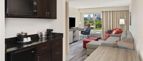 Suite, 1 King Bed, Non Smoking