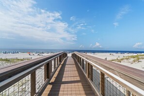 Beach - Hilton Garden Inn Orange Beach Beachfront (Orange Beach)