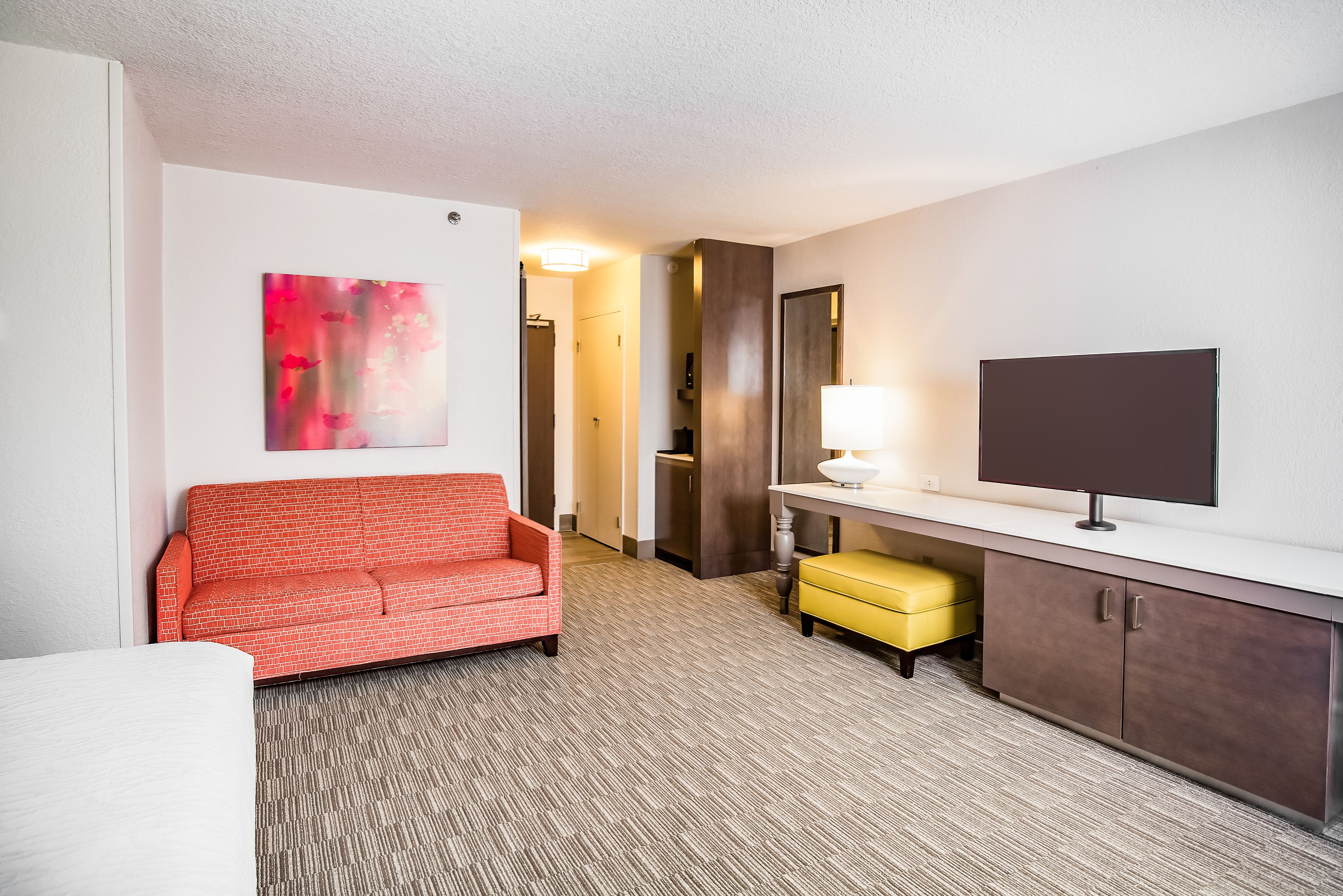 deluxe room, 1 king bed, beach view (partial) | 1 bedroom, pillow-top beds, desk, laptop workspace