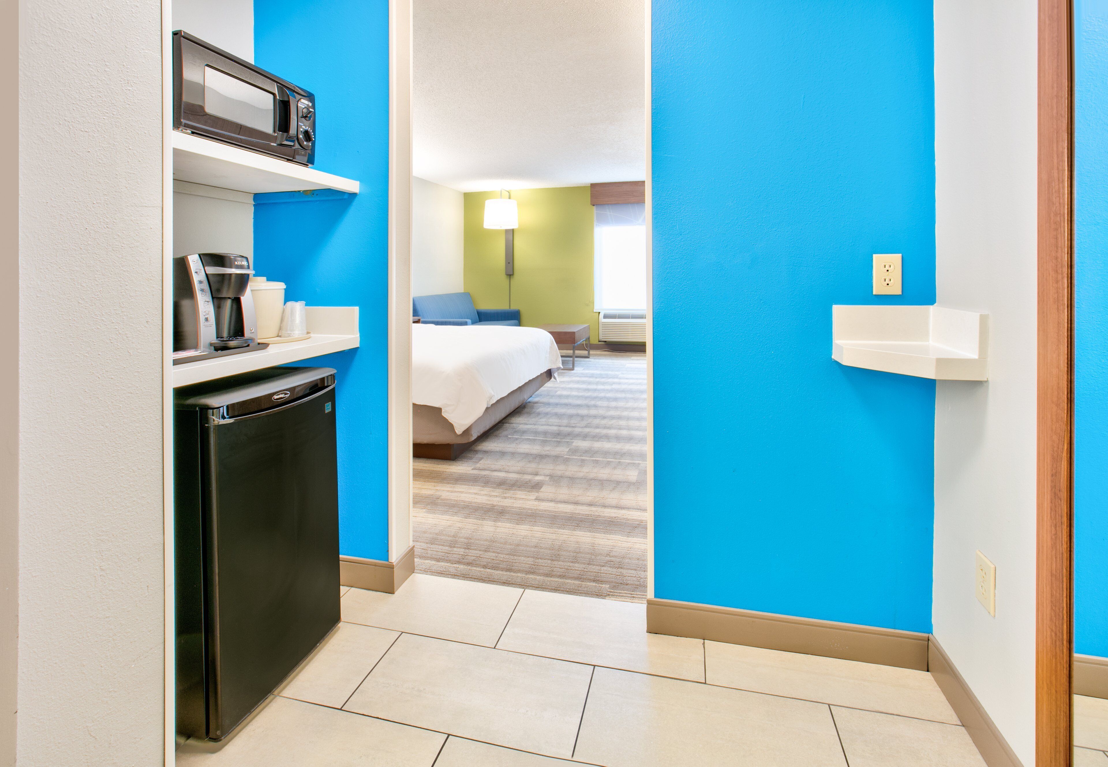 1 bedroom, in-room safe, desk, iron/ironing board