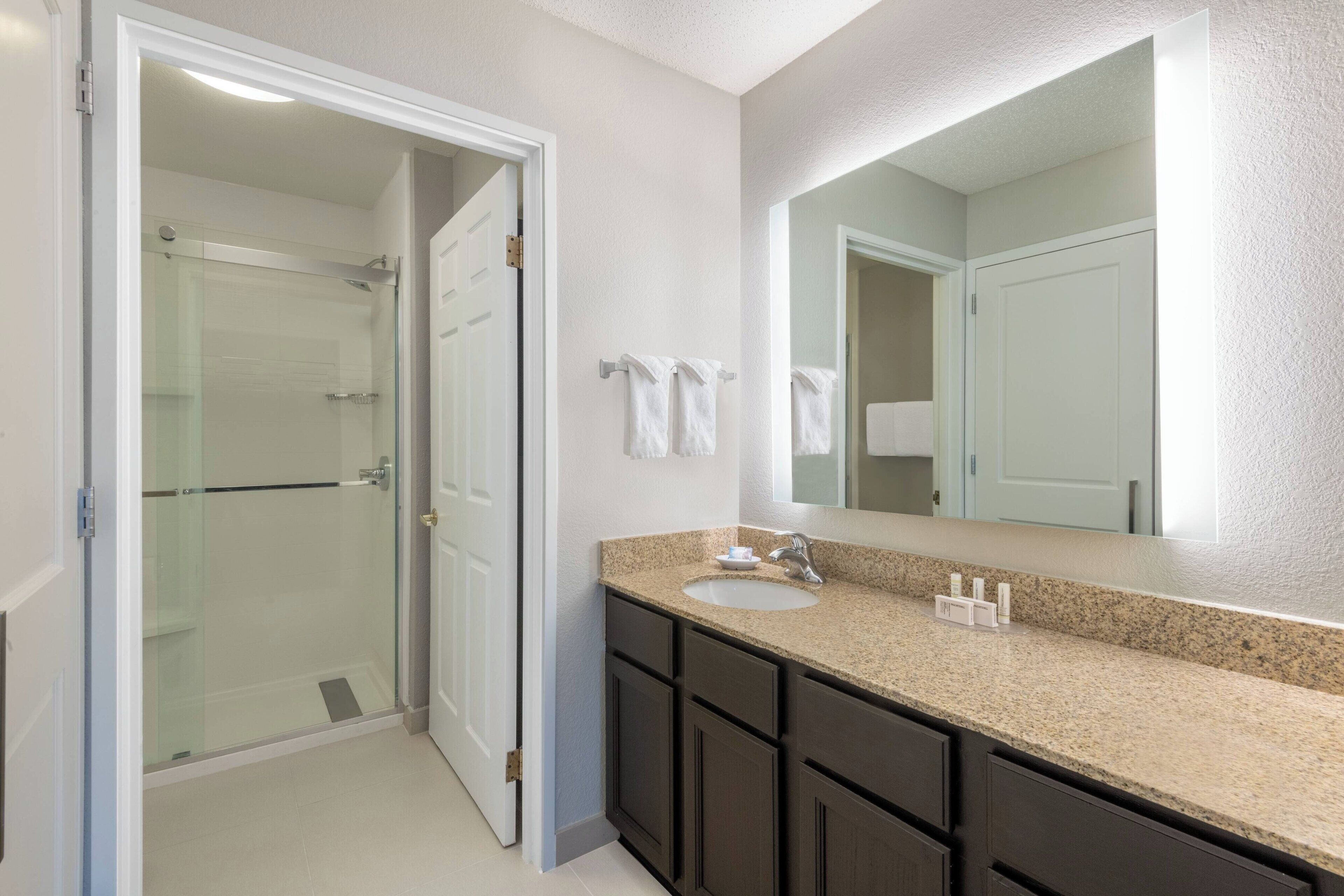 combined shower/bathtub, free toiletries, hair dryer, towels