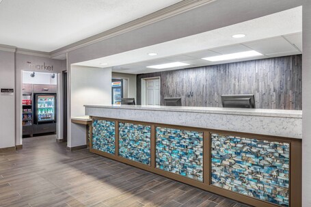 Residence Inn by Marriott Indianapolis Downtown on the Canal - Image 4