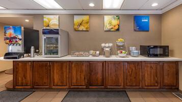 Desayuno continental gratuito y diario