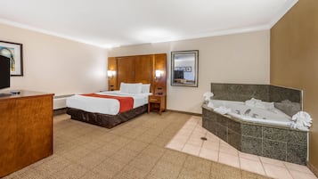 套房, 1 张特大床, 无烟房 | 办公桌、遮光窗帘、熨斗/熨衣板、免费 WiFi