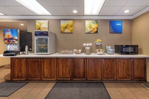Free daily continental breakfast 