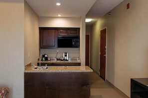 Loft, 1 King Bed with Sofa bed | Desk, iron/ironing board, free WiFi, bed sheets