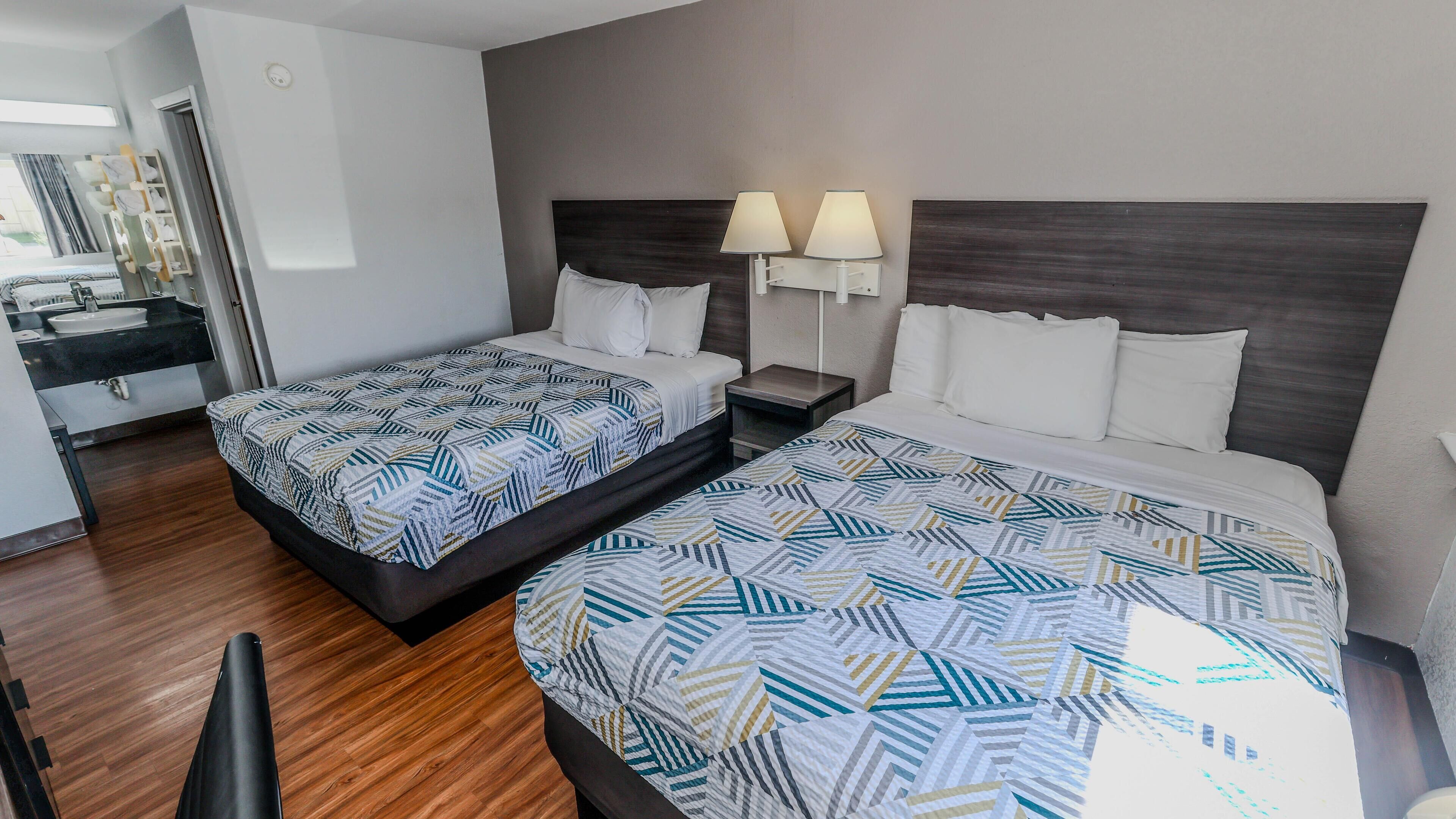 Standard Room, 2 Queen Beds, Non Smoking