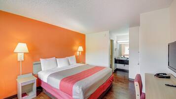 Standard Room, 1 Queen Bed, Smoking | Free WiFi, bed sheets