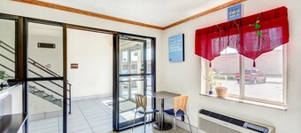 Motel 6 Wichita, KS