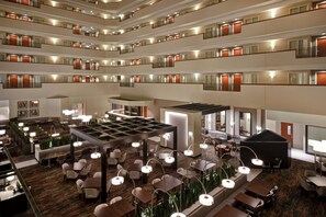 Lobby - Embassy Suites Little Rock (Little Rock)