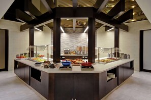 Free full breakfast - Embassy Suites Little Rock (Little Rock)